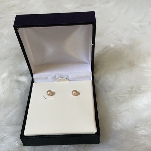 925 Sterling Silver Peach FW Cultured Pearl 5-6mm Button Earrings - Picture 5 of 6